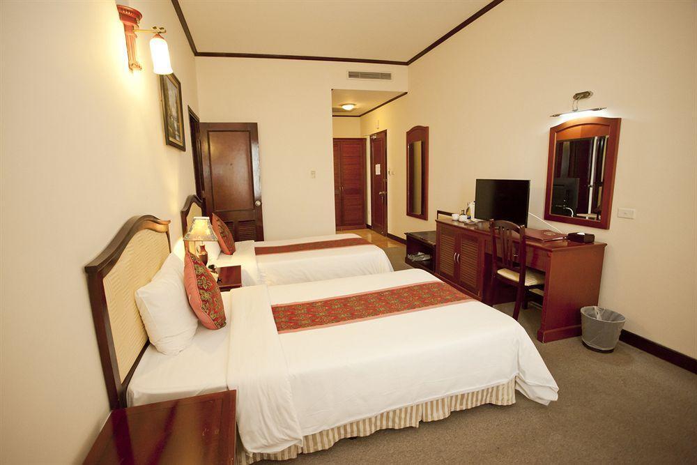 Asean Halong Hotel Ha Long Exterior photo